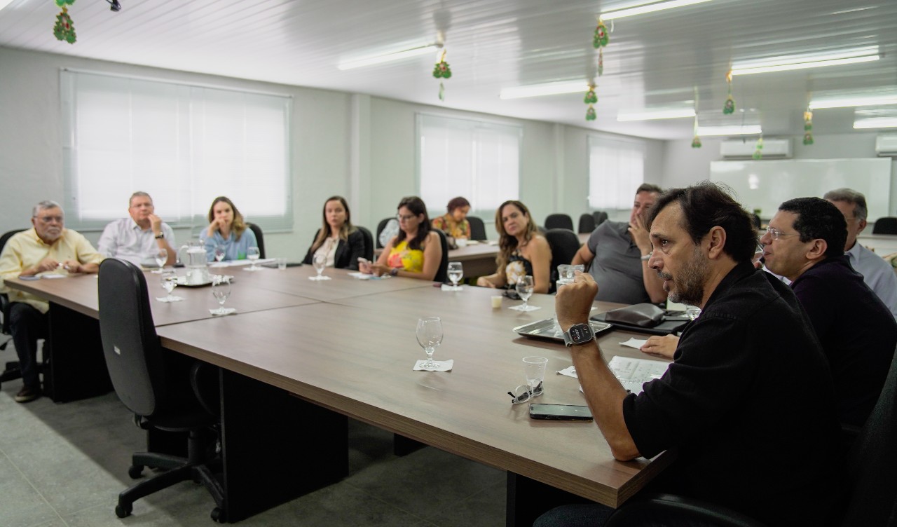 mesa de reunião da equipe de transição